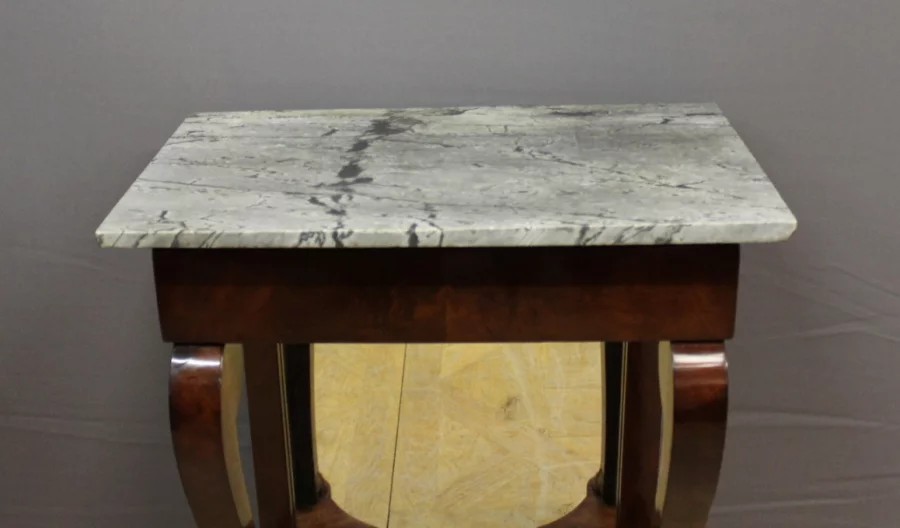 法国餐厅 PERIOD 控制台表