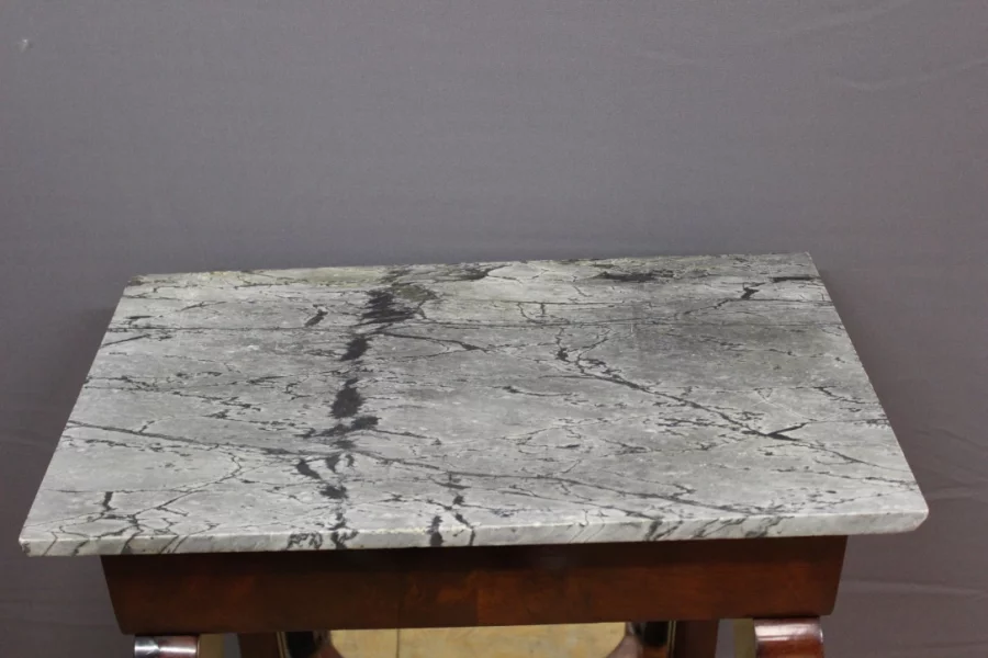 法国餐厅 PERIOD 控制台表