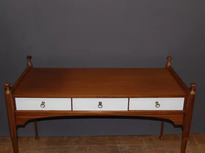 ВИНТАЖНЫЙ СТОЛ