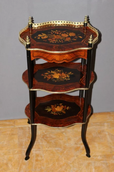 Sellette à trois tiroirs Napoléon III en marqueterie