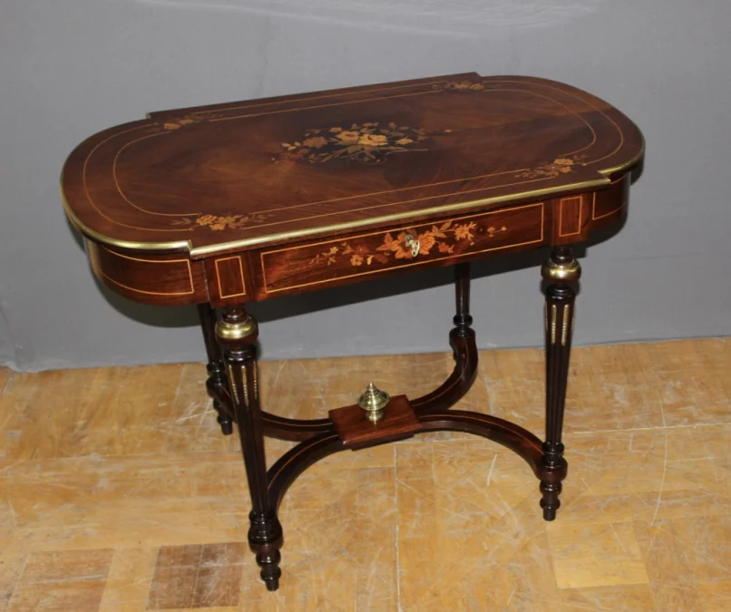 ESCRITORIO ESTILO LUIS XVI