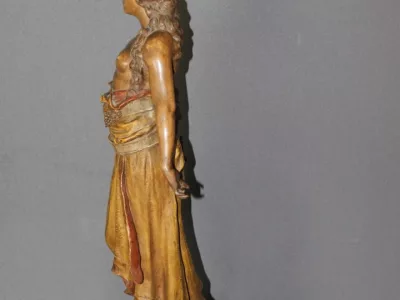 Terre cuite polychrome titrée "Judith " par Goldscheider vers 1900