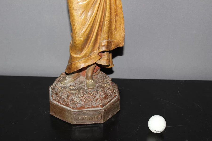 Terre cuite polychrome titrée "Judith " par Goldscheider vers 1900