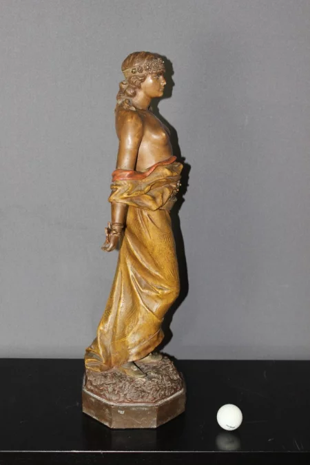 Terre cuite polychrome titrée "Judith " par Goldscheider vers 1900