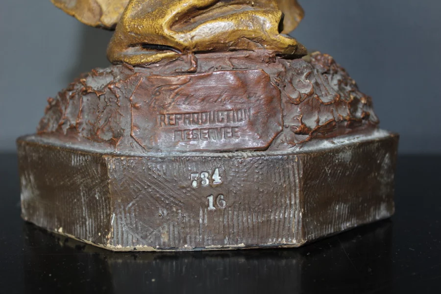 Terre cuite polychrome titrée "Judith " par Goldscheider vers 1900