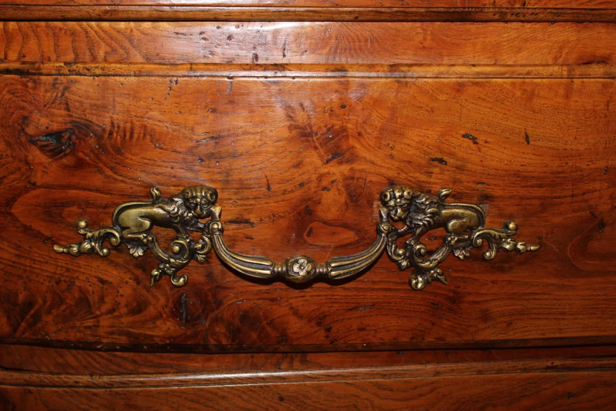 路易十五时期抽屉柜