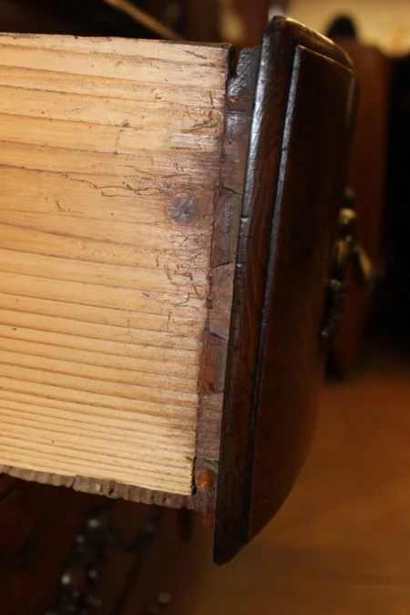 路易十五时期抽屉柜