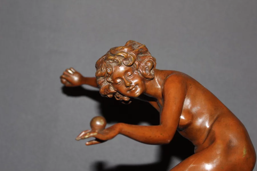 Bronze , Femme Jonglant Par Claire  Colinet Vers 1900