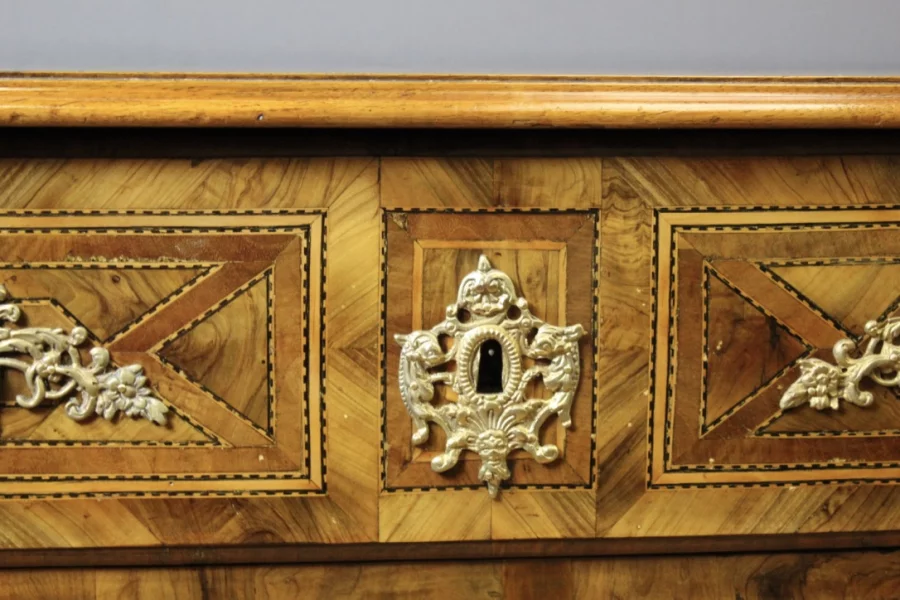 路易十四时期的抽屉柜