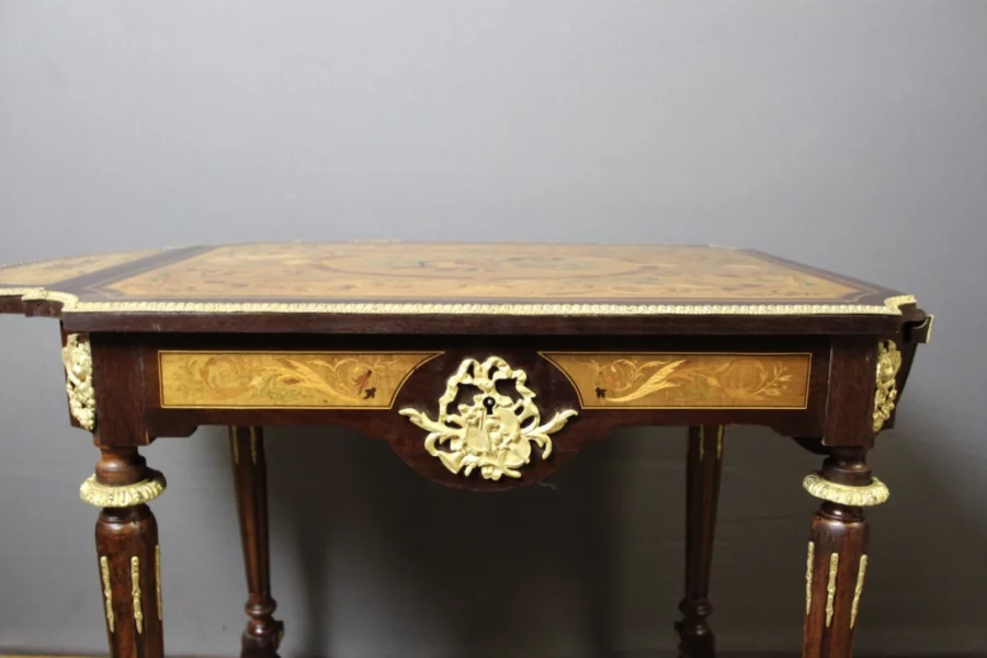 Table De Milieu Napoléon III En Marqueterie Vers 1880
