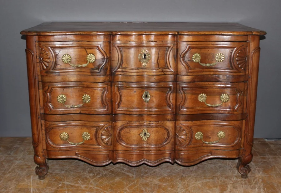Commode Arbalète Provençale En Noyer XVIII