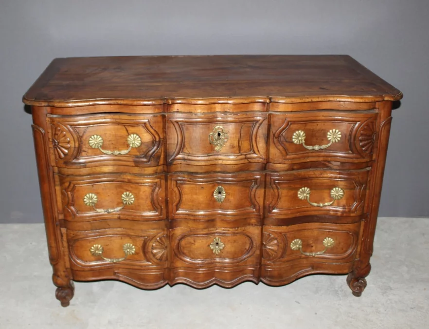 Commode Arbalète Provençale En Noyer XVIII