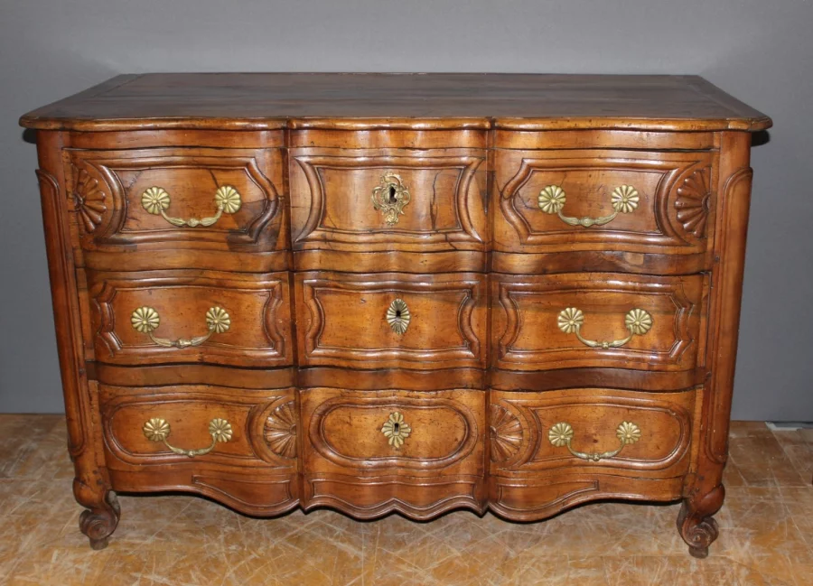 Commode Arbalète Provençale En Noyer XVIII