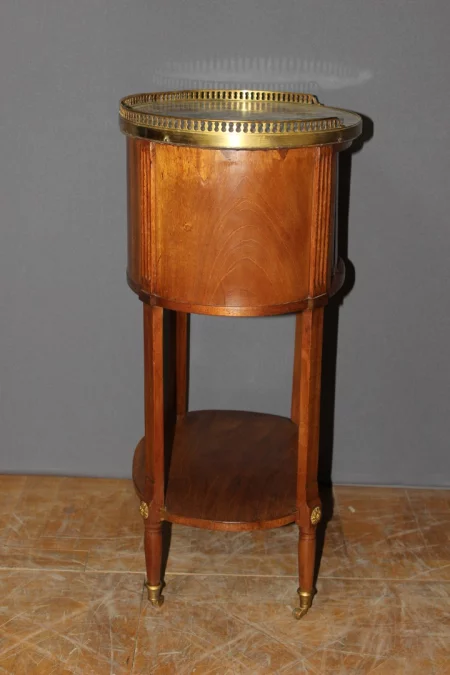 路易十六时期床头柜