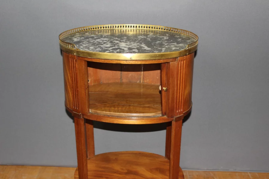 路易十六时期床头柜