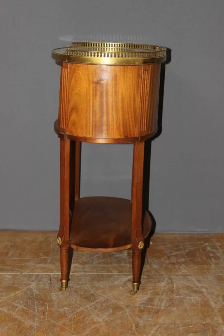 路易十六时期床头柜