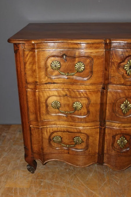 Commode Arbalète En Noyer XVIII