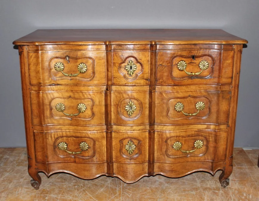 Commode Arbalète En Noyer XVIII