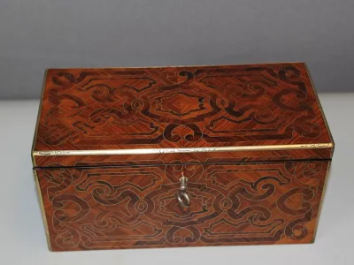 Boite à thé par Tahan en marqueterie XIX