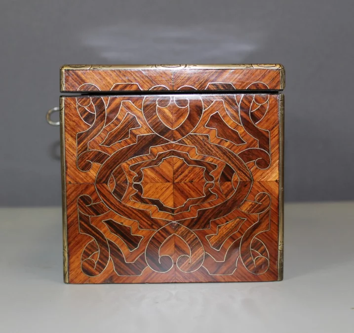 Boite à thé par Tahan en marqueterie XIX