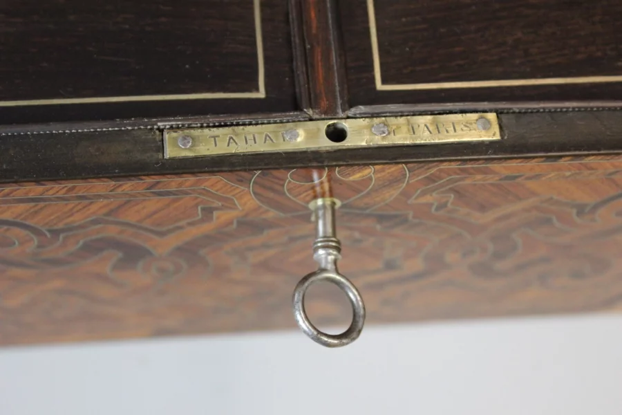 Boite à thé par Tahan en marqueterie XIX