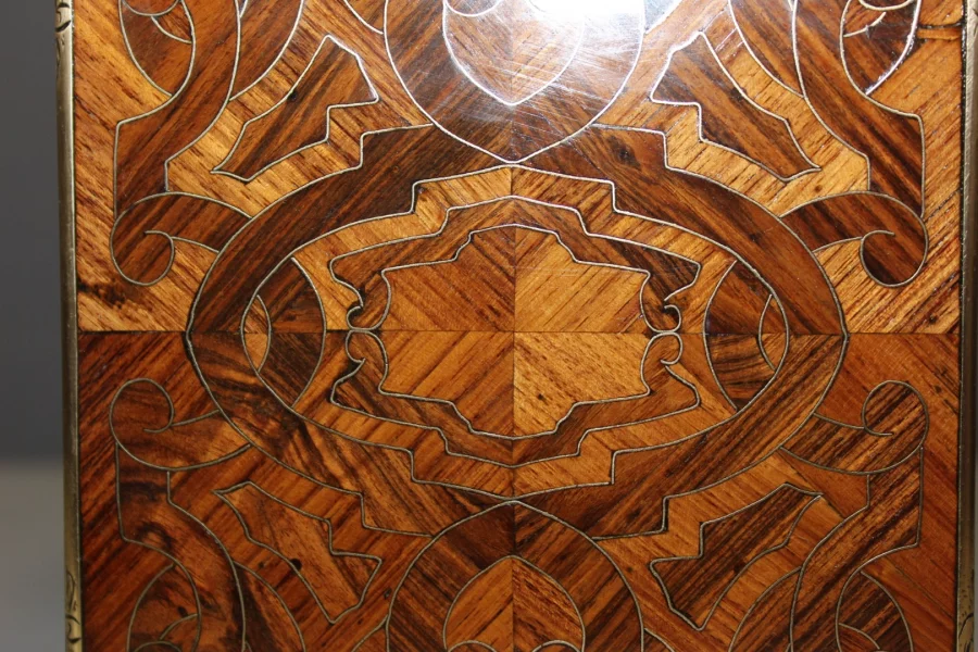 Boite à thé par Tahan en marqueterie XIX