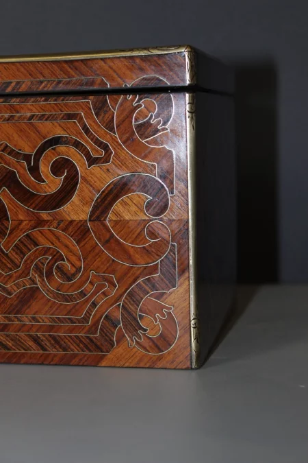 Boite à thé par Tahan en marqueterie XIX