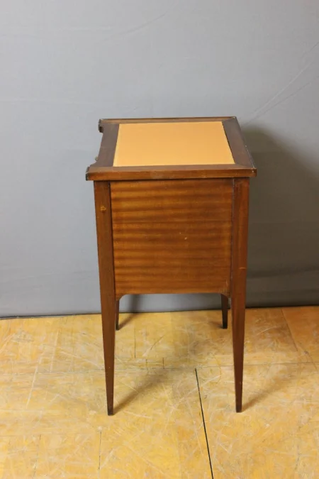 МАЛЕНЬКИЙ СЕКРЕТАРЬ