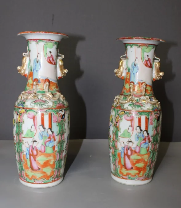 PAIR OF CHINESE VASES