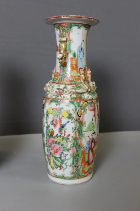PAIR OF CHINESE VASES