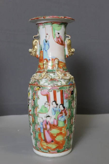 PAIR OF CHINESE VASES