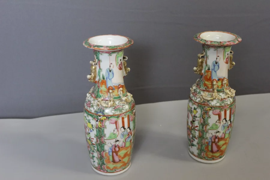 PAIR OF CHINESE VASES