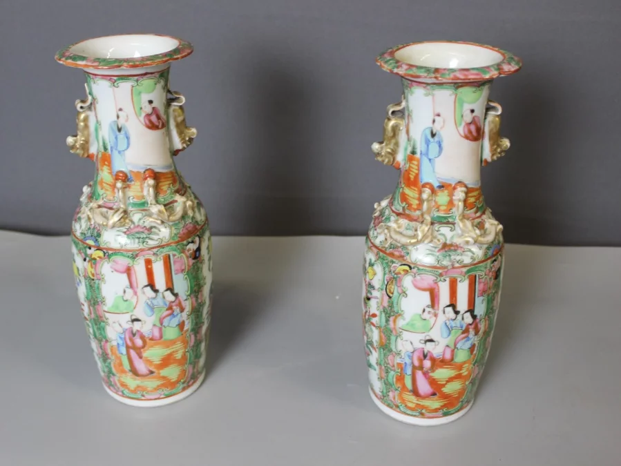 PAIR OF CHINESE VASES