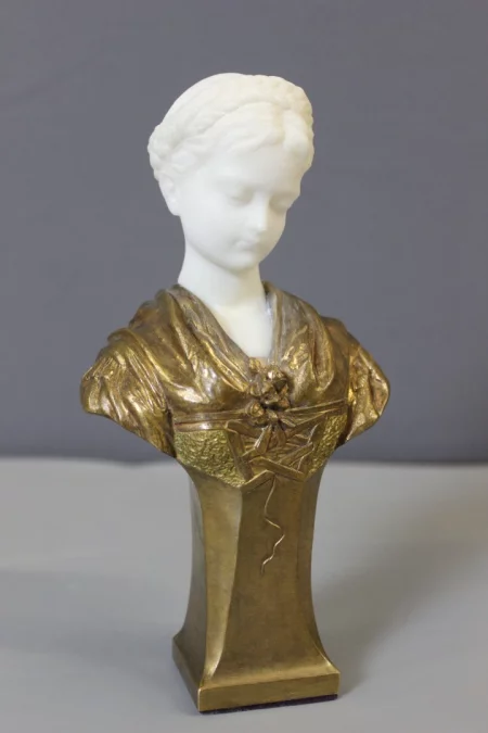 BUST signed L. VORDORMAYER