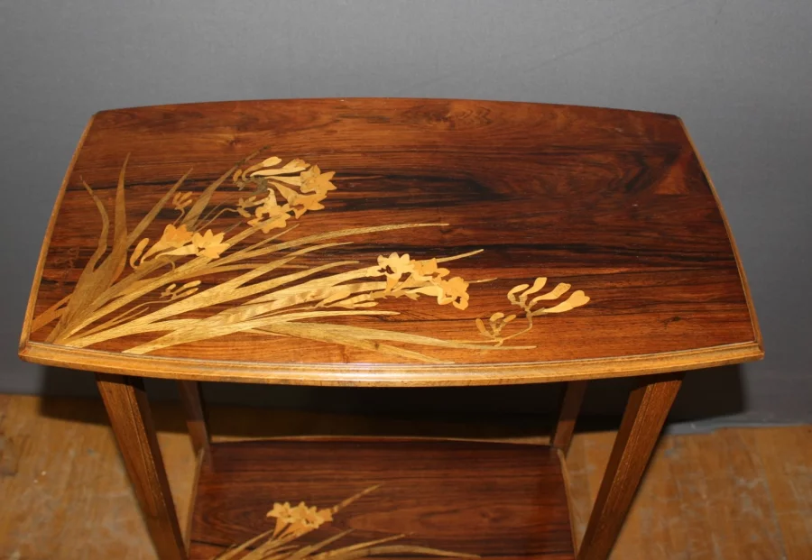 ART NOUVEAU PERIODE TAFEL door GALLE