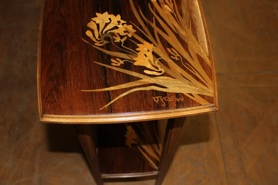 ART NOUVEAU PERIODE TAFEL door GALLE