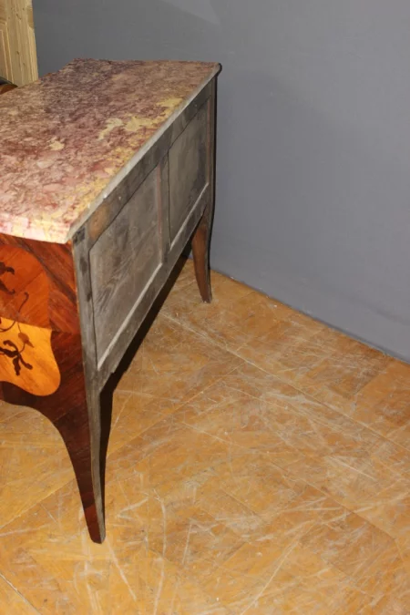 Commode de style Louis XV en marqueterie vers 1930