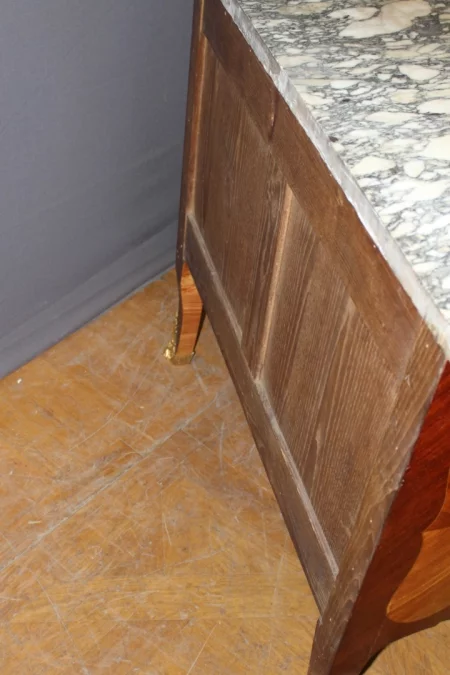 Commode de style Louis XV en Marqueterie vers 1900
