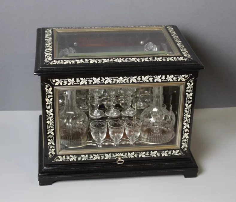 Cave à Liqueur Napoléon III aux  Grappes de Raisin Fin XIX