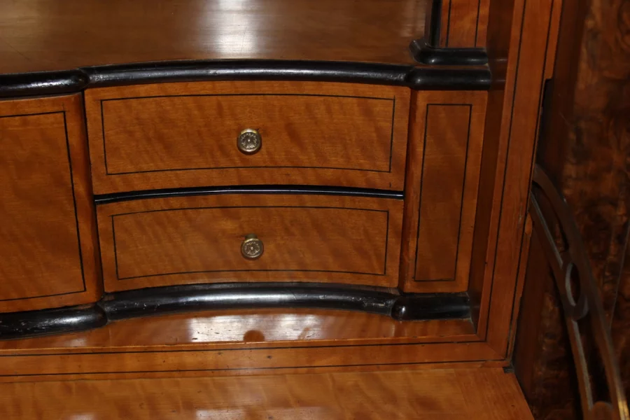 Secrétaire d'époque  Louis Philippe en Ronce de Noyer XIX