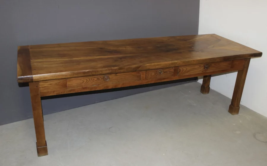 Table de Ferme en noyer 231  cm , XIXe