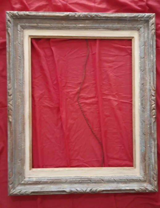 彫刻された木製フレーム