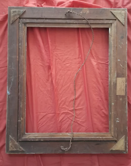 彫刻された木製フレーム