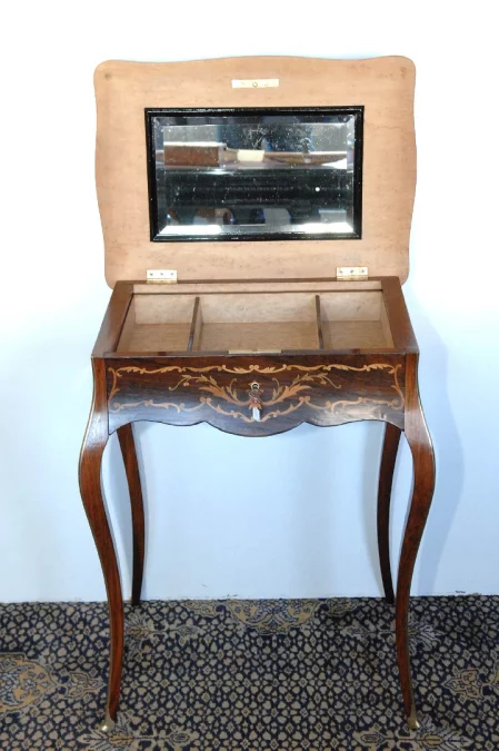 РАБОЧИЙ СТОЛ В СТИЛЕ ЛЮДОВИКА XV