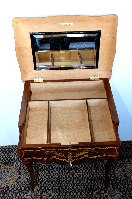 РАБОЧИЙ СТОЛ В СТИЛЕ ЛЮДОВИКА XV