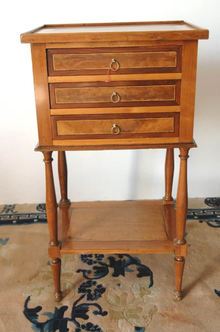 ТУМБИЛЬНИК В СТИЛЕ ЛЮДОВИКА XVI