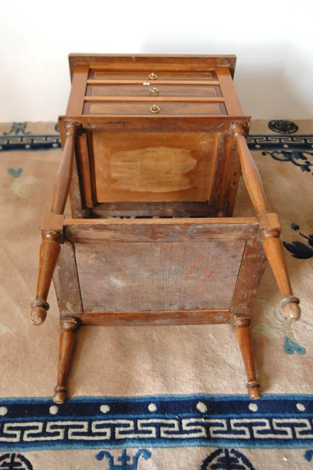 ТУМБИЛЬНИК В СТИЛЕ ЛЮДОВИКА XVI