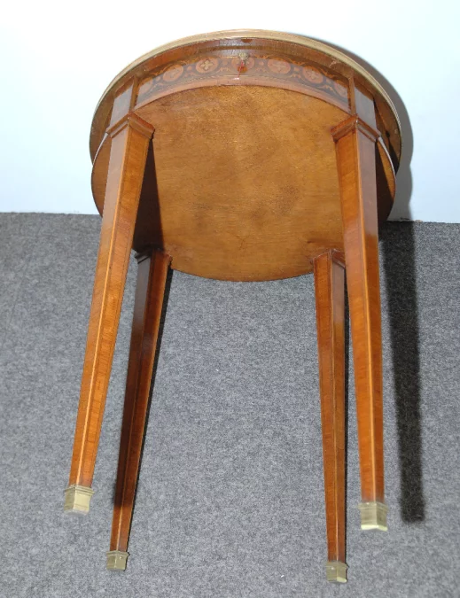 MESA ESTILO LUIS XVI