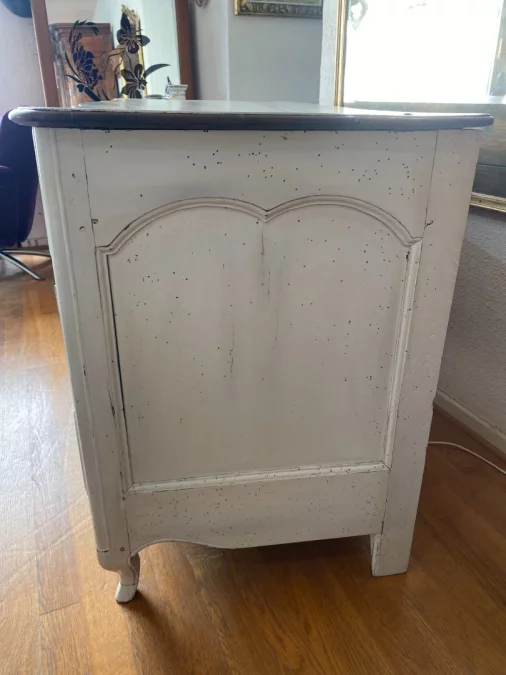 Commode arbalète XIX style Louis XV laquée en blanc