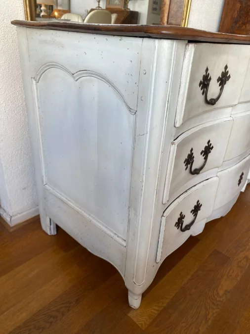 Commode arbalète XIX style Louis XV laquée en blanc